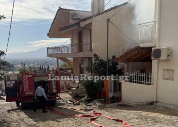 Τραγωδία στη Λαμία: Νεκρός άνδρας από φωτιά σε μονοκατοικία