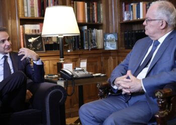 «Τα μάζεψε» και επισήμως ο Μητσοτάκης μετά την κατακραυγή για τον Άγνωστο Στρατιώτη