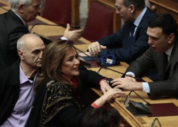 «Πόλεμος» Μπακογιάννη – Κικίλια για τον λιμενάρχη Χανίων με αλληλοκατηγορίες για «αλαζονεία» και «νόμο της ζούγκλας»