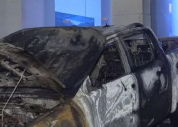 Φωτιά σε υπαίθριο χώρο έκθεσης αυτοκινήτων στη Νέα Φιλαδέλφεια