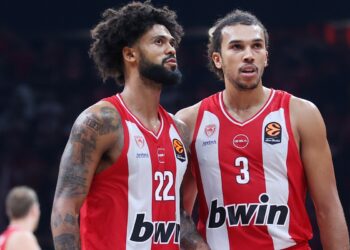 Άμυνα και τρίποντα «πλήγωσαν» τον Ολυμπιακό – Ήττα από τη Μονακό του Σπανούλη μέσα στο ΣΕΦ