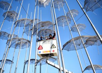 Στην Αθήνα για συντήρηση οι «Ομπρέλες» της Θεσσαλονίκης
