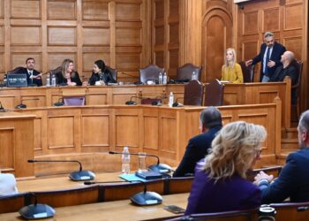 «Τανγκό» για δύο στην Εξεταστική για τον ΟΠΕΚΕΠΕ: ΝΔ και ΠΑΣΟΚ διασταύρωσαν τα ξίφη τους για τον Μ. Κορασίδη
