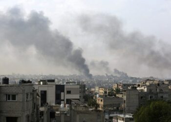 Το Ισραήλ βομβαρδίζει τη Γάζα – Πύραυλος έπεσε δίπλα σε νοσοκομείο