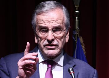 Γιατί το Μέγαρο Μαξίμου συνεχίζει το… άνοιγμα σε Σαμαρά;