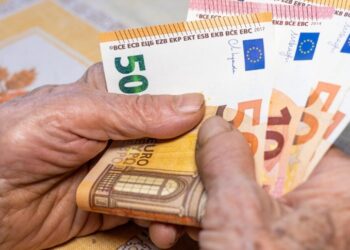 Συντάξεις – Αναδρομικά: Τι θα γίνει με όσους δεν κατέθεσαν αγωγές