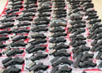 Έβρος: Στη δημοσιότητα οι εικόνες από το οπλοστάσιο των συλληφθέντων Τούρκων