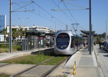 Αττική: Με την… 1η σταγόνα της βροχής πλημμύρισαν 4 στάσεις του τραμ!