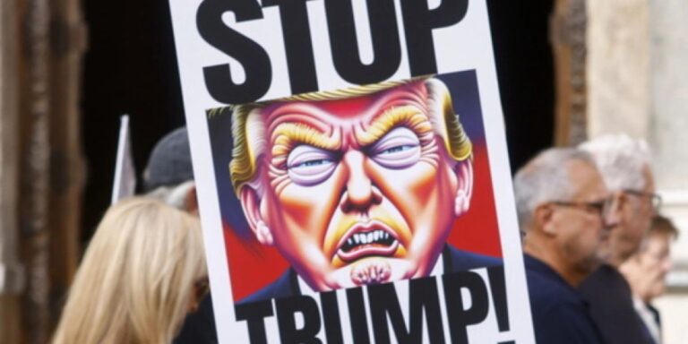 «Σιωπή γουρουνίτσα» – Ο Τράμπ επιτέθηκε σε δημοσιογράφους με χυδαίο τρόπο