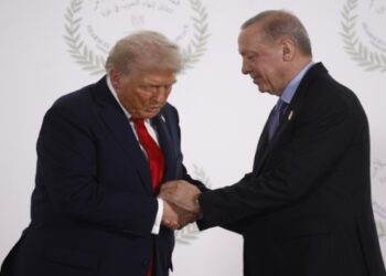 Τραμπ για Ερντογάν: Θα μπορούσε να βοηθήσει να τερματιστεί ο πόλεμος στην Ουκρανία