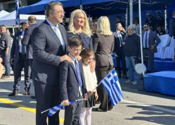 Ο Τζιτζικώστας σε οικογενειακή παράταξη και ο δημοφιλής Μητροπολίτης