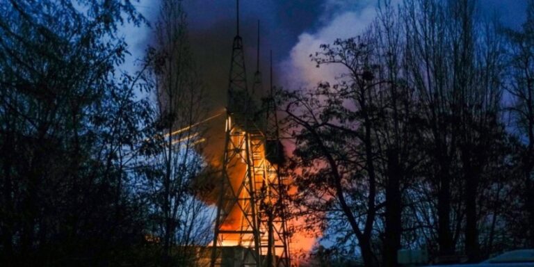 Ουκρανία: Αποκαθίσταται η ηλεκτροδότηση μετά το μπλακ άουτ που προκλήθηκε από ρωσικά πλήγματα