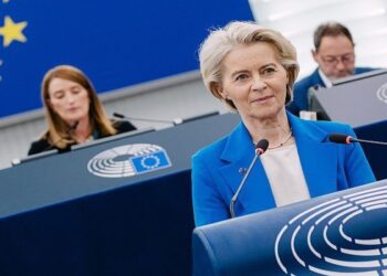 Φον ντερ Λάιεν: Το Ευρωπαϊκό Κοινοβούλιο απέρριψε τις δύο προτάσεις μομφής κατά της