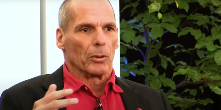 Αντιπαράθεση Βαρουφάκη – Nguyen για την «Big Tech» και τις μαζικές παρακολουθήσεις (βίντεο)