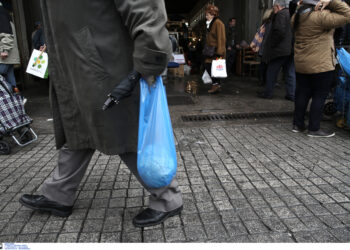 Κόλαφος για την κυβέρνηση η Eurostat: Δύο στους 3 Έλληνες αισθάνονται φτωχοί