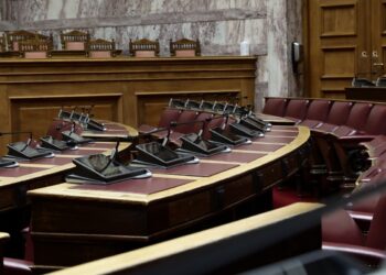 Πρόβα «13ωρου» και για τους υπαλλήλους του καφενείου της Βουλής