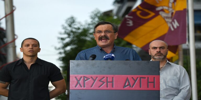 Χρήστος Παππάς: Χαιρετούσα ναζιστικά από ρομαντισμό