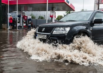 Σαρώνει την Ήπειρο η κακοκαιρία – Κλειστή η Εθνική Οδός Ηγουμενίτσας-Πλαταριάς