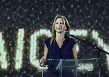 Μετ’ εμποδίων η Καρυστιανού την Κυριακή στην Πάρο