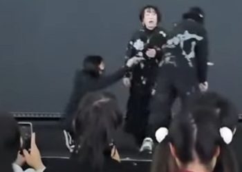 Στα ύψη η ένταση Κίνας – Ιαπωνίας: Σταμάτησαν Γιαπωνέζα τραγουδίστρια επί σκηνής (βίντεο)