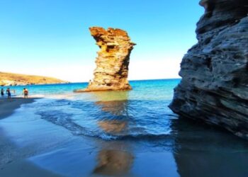 Η Άνδρος κορυφαίος περιπατητικός προορισμός της Ελλάδας για το 2025