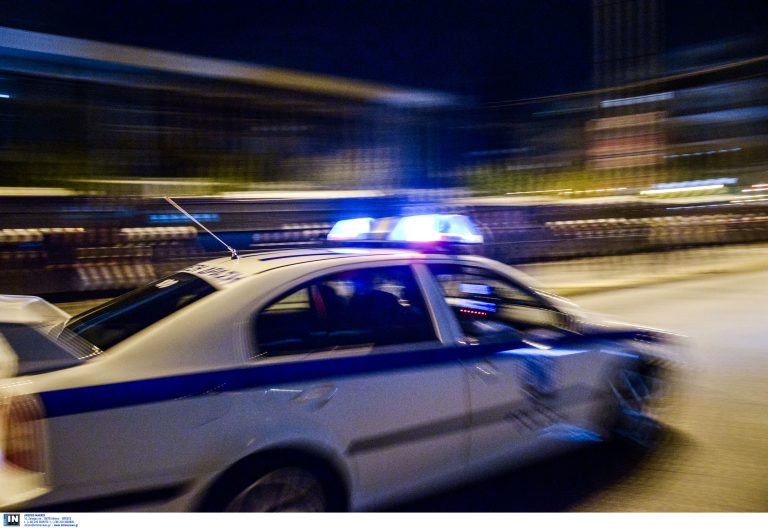 Συναγερμός στα Καλύβια: Βόμβα σε  αυτοκίνητο