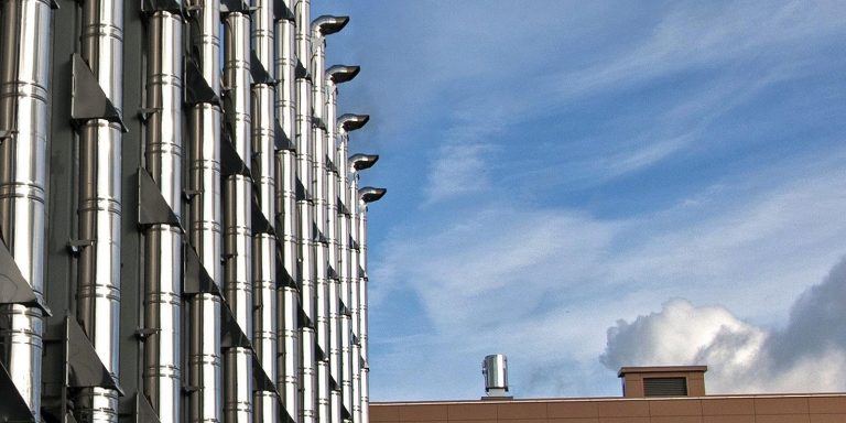 Προσφυγή στο ΣτΕ για τα τρία Data Centers στα Σπάτα