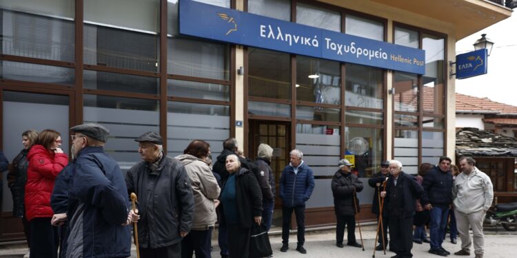 ΕΛΤΑ: Εδωσαν σε ιδιώτη τη μεταφορά δεμάτων μεταξύ Αθήνας – Θεσσαλονίκης