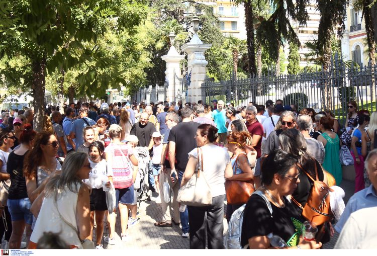 Metron Analysis: 7 στους 10 δεν τεκνοποιούν ή σκέφτονται να μεταναστεύσουν λόγω κόστους ζωής!