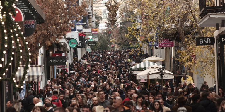Αντίστροφη μέτρηση για το εορταστικό ωράριο Χριστουγέννων – Πότε είναι η «πρεμιέρα»