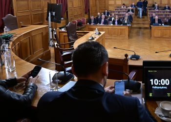 «Βράζει» η γαλάζια ΚΟ με τη στάση του «Φραπέ» αλλά αρνήθηκε τη βίαιη προσαγωγή