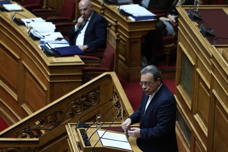 Φάμελλος: Οι «10 πληγές του Φαραώ» της κυβέρνησης για τον αγροτικό τομέα