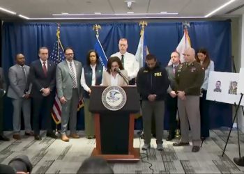 Ουάσινγκτον: To FBI ερευνά ως τρομοκρατική τη χθεσινή ένοπλη επίθεση κατά της Εθνοφρουράς