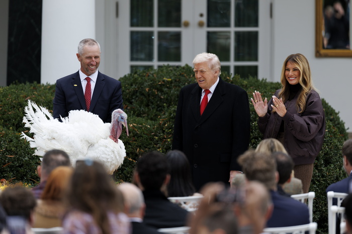 «Χάρτινη» η γαλοπούλα, ψεύτικη η φτηνή βενζίνη