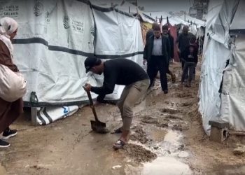 Γάζα – Δεινές συνθήκες: Πλημμύρισαν οι σκηνές από τις βοχοπτώσεις (φωτό)