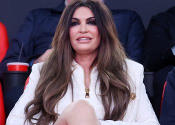 «Η πρέσβης» ή «η πρέσβειρα»; Ποιος είναι ο σωστός όρος