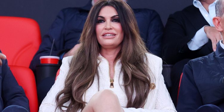 «Η πρέσβης» ή «η πρέσβειρα»; Ποιος είναι ο σωστός όρος