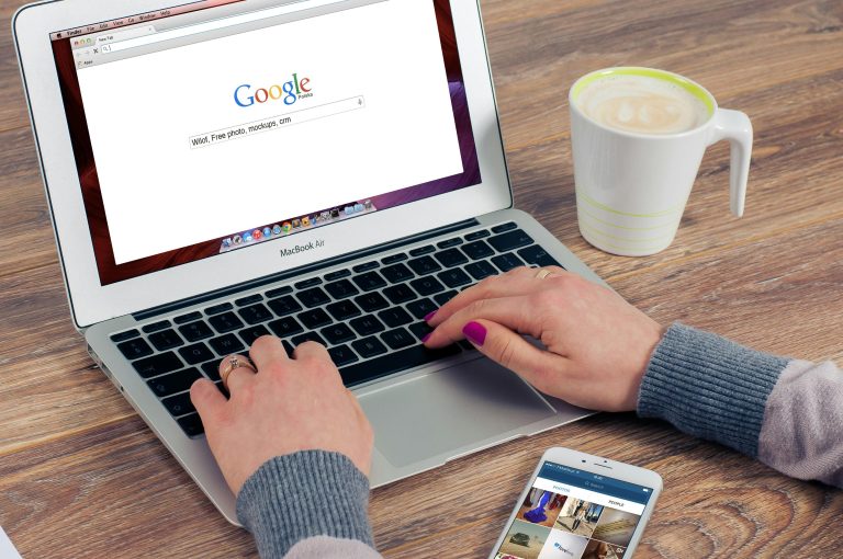Google vs Κομισιόν: Το όχι του κολοσσού στις απαιτήσεις της EE  – Ποιος θα κερδίσει στη μάχη του μονοπωλίου;