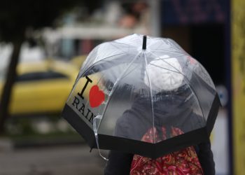 Κακοκαιρία Adel: Άνοιξαν οι ουρανοί – Χαλάζι στο κέντρο της Αθήνας – Οι «κόκκινες περιοχές» σήμερα (βίντεο)