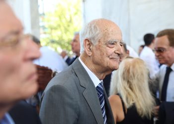 Απ. Κακλαμάνης: «Μύθος η ολική επαναφορά των Συλλογικών Συμβάσεων Εργασίας»