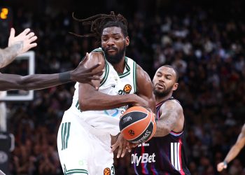 Κένεθ Φαρίντ: Αποθέωση από τους συμπαίκτες του στα αποδυτήρια του Παναθηναϊκού