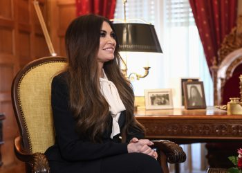 Aνάρτηση σαν διάγγελμα από τη Γκίλφοϊλ, για την Ελλάδα (βίντεο)