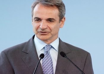 Στα Μέγαρα ο πρωθυπουργός για την παραλαβή πυροσβεστικών αεροσκαφών