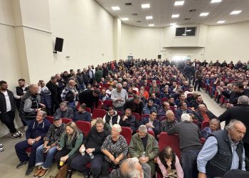 Λάρισα: Κλείσιμο τελωνείων, λιμανιών, αεροδρομίων και μπλόκα προαναγγέλλουν οι αγρότες (βίντεο)