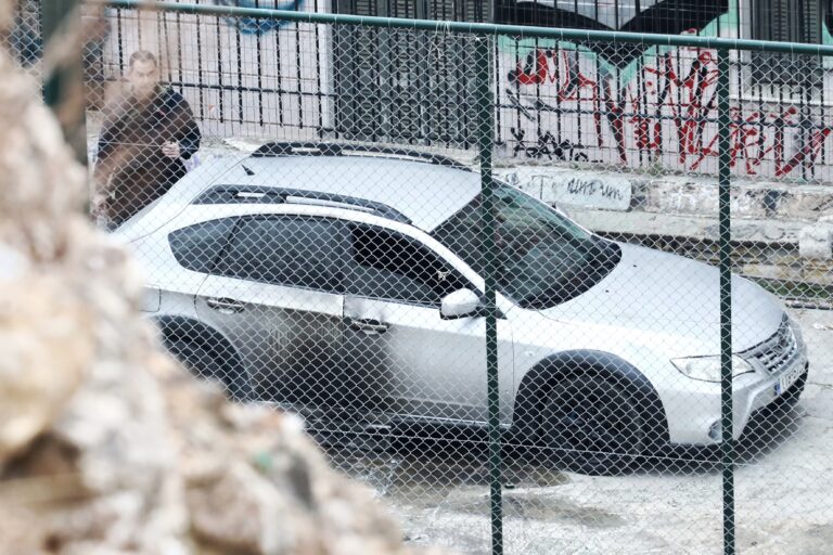 Επίθεση με μολότοφ κατά ομάδας της ΟΠΚΕ στο Λόφο του Στρέφη