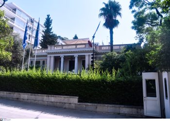 «Βραδυφλεγής βόμβα» για το Μαξίμου το αντάρτικο των γαλάζιων δημάρχων