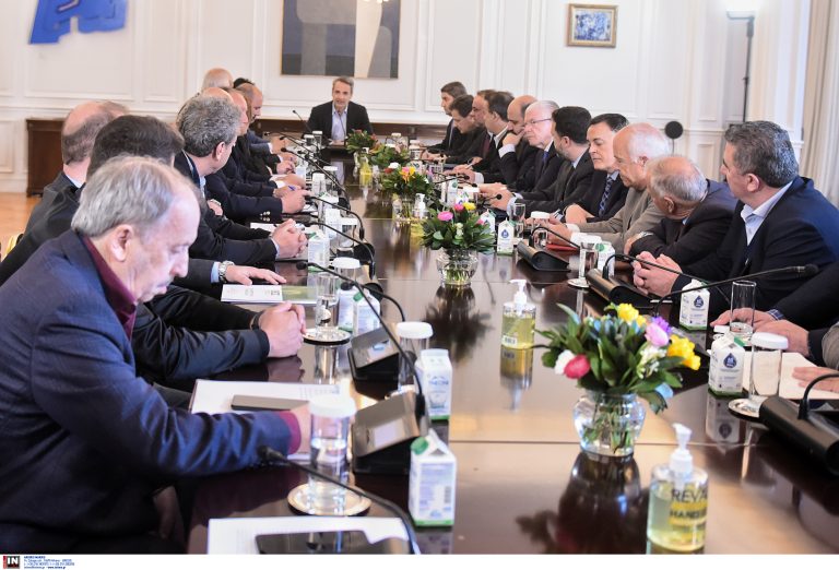 Τρομάζει το Μαξίμου το έλλειμμα επικοινωνίας με τους αγροτοσυνδικαλιστές