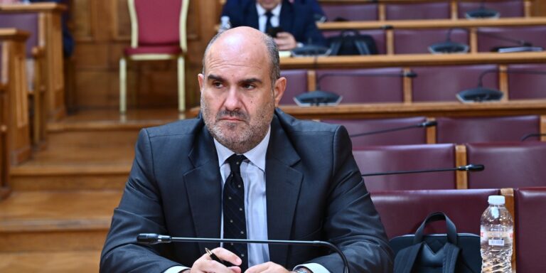 Μήνυση Κασσελάκη σε Μαρκόπουλο: «Ναι» της Επιτροπής Δεοντολογίας σε άρση ασυλίας