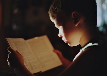 «Μελλοντικό βιαστή» χαρακτήριζε η δασκάλα τον 6χρονο που κατήγγειλε ότι την… θώπευσε (βίντεο)