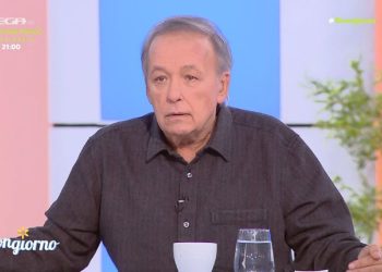 Ξέσπασμα Μικρούτσικου: «Χρωστάω το ηλεκτρικό, τον ΟΤΕ, τα πράγματά μου. Ζω στο σκοτάδι!» (βίντεο)